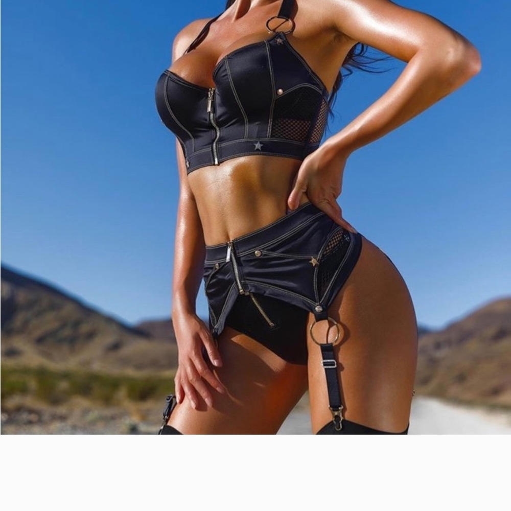 Black Strappy Lingerie Set Rare Piece Size 32c Chequiny Sizexs use Good Codition